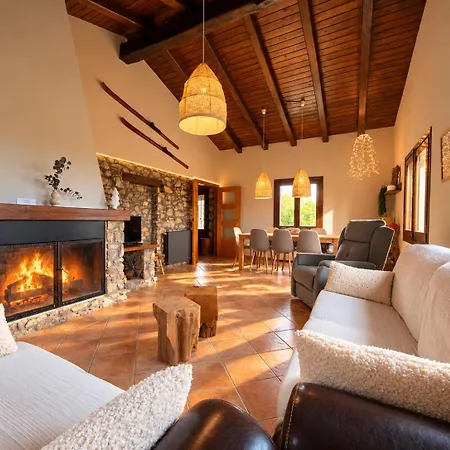 Castell De Rocabruna Holiday home *